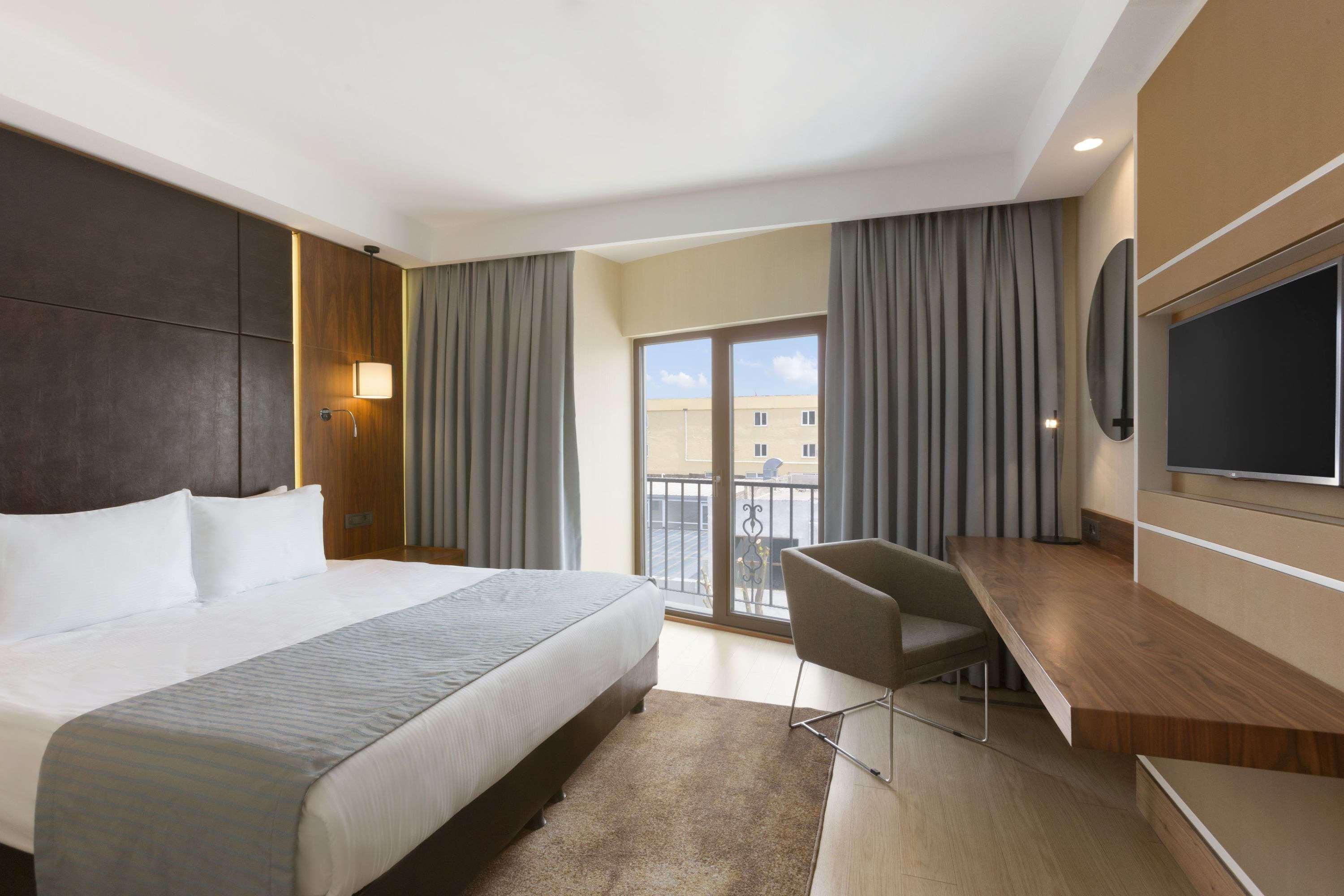Ramada By Wyndham Istanbul Florya Hotell Eksteriør bilde
