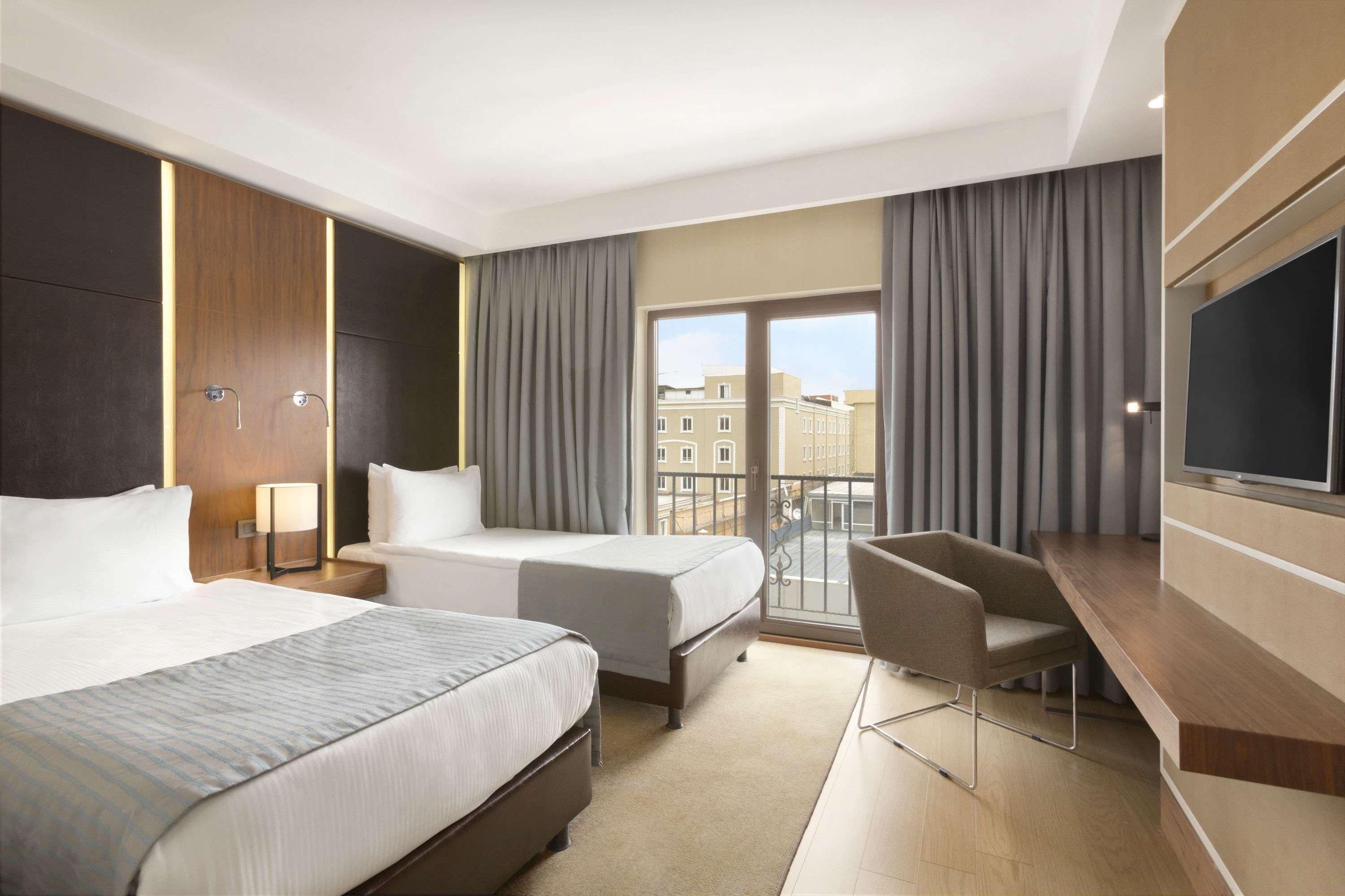 Ramada By Wyndham Istanbul Florya Hotell Eksteriør bilde