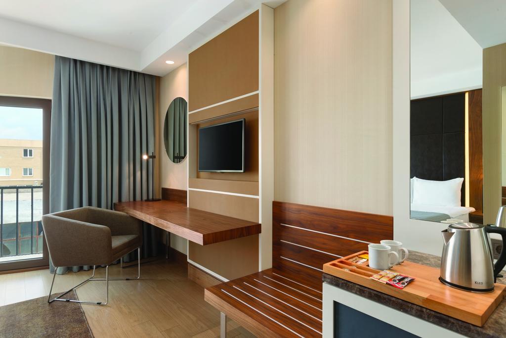 Ramada By Wyndham Istanbul Florya Hotell Eksteriør bilde