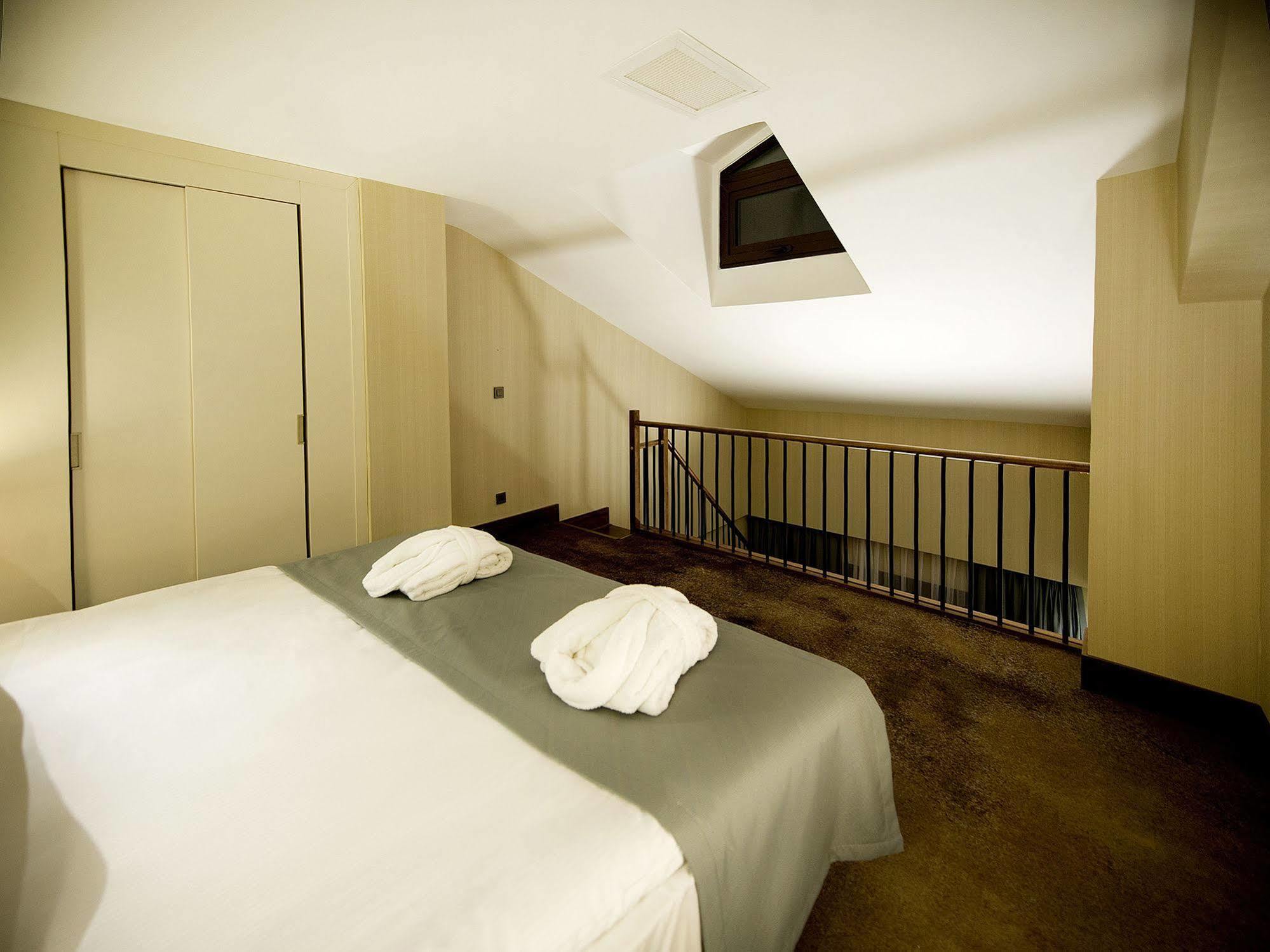 Ramada By Wyndham Istanbul Florya Hotell Eksteriør bilde
